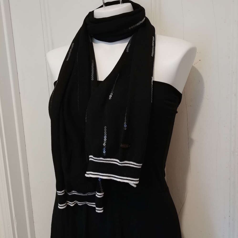 NWT Point Zero Knit with Sequin Detail Scarf